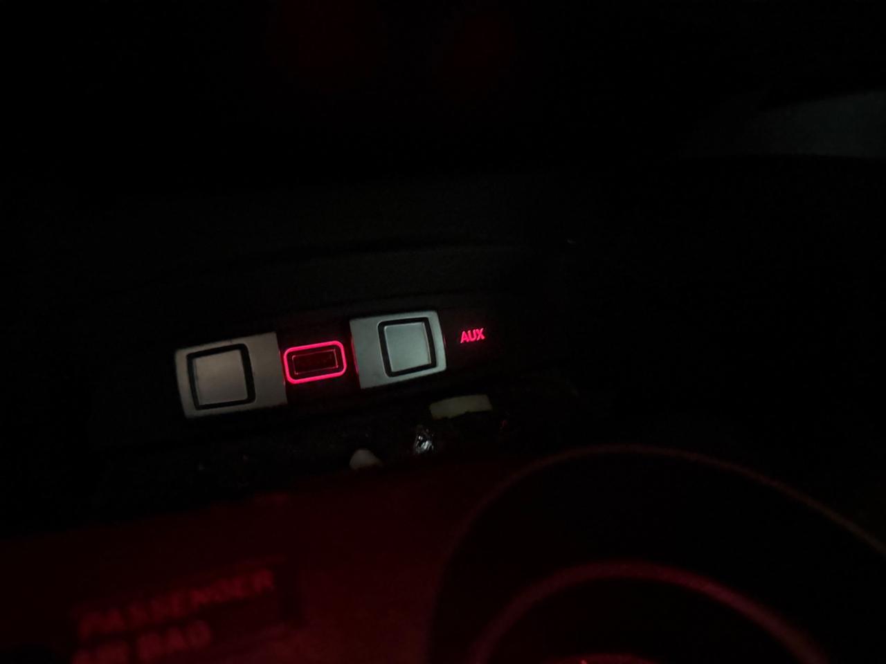 Seat Leon FULL-UNIPROPR.-BENZINA-BOLLO2027.-NEOP-VARI LAVOR