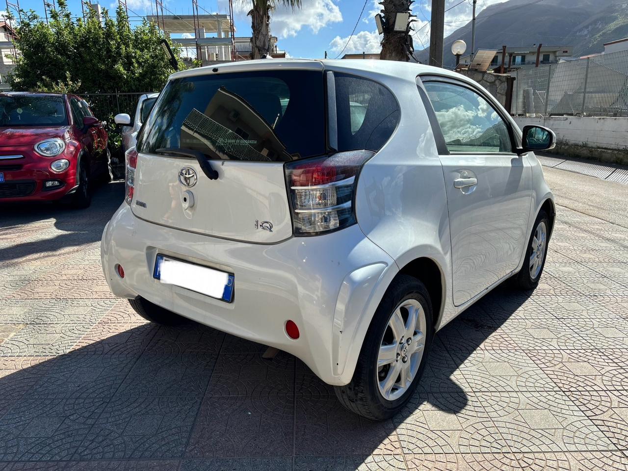 Toyota iQ 1.0 CVT Lounge