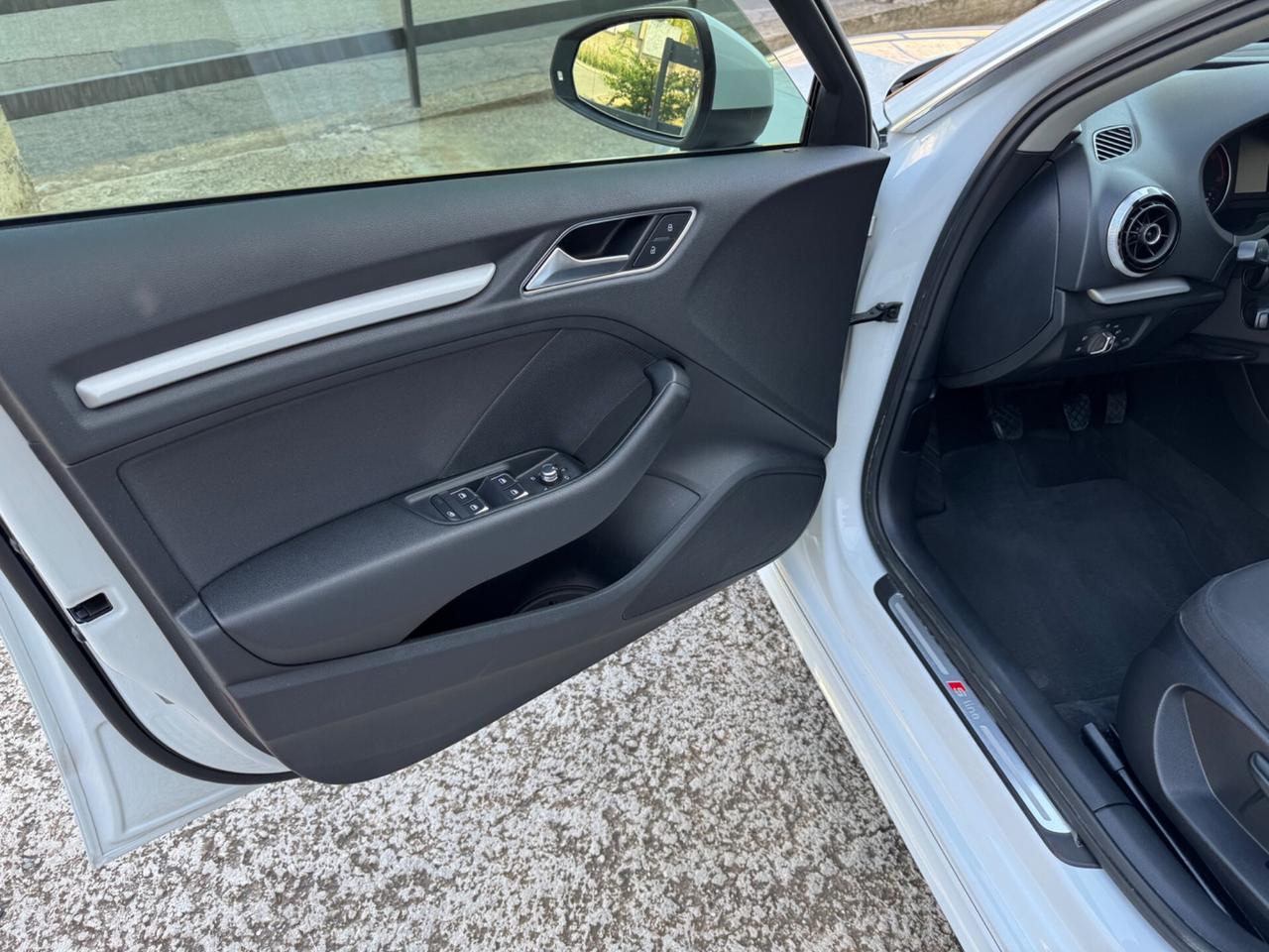 Audi A3 SPB 1.6 TDI Admired - CERCHI 18 - 2015