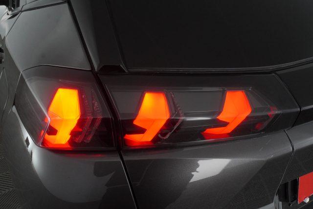 PEUGEOT 2008 2008 PureTech 100 S&S Allure Pack