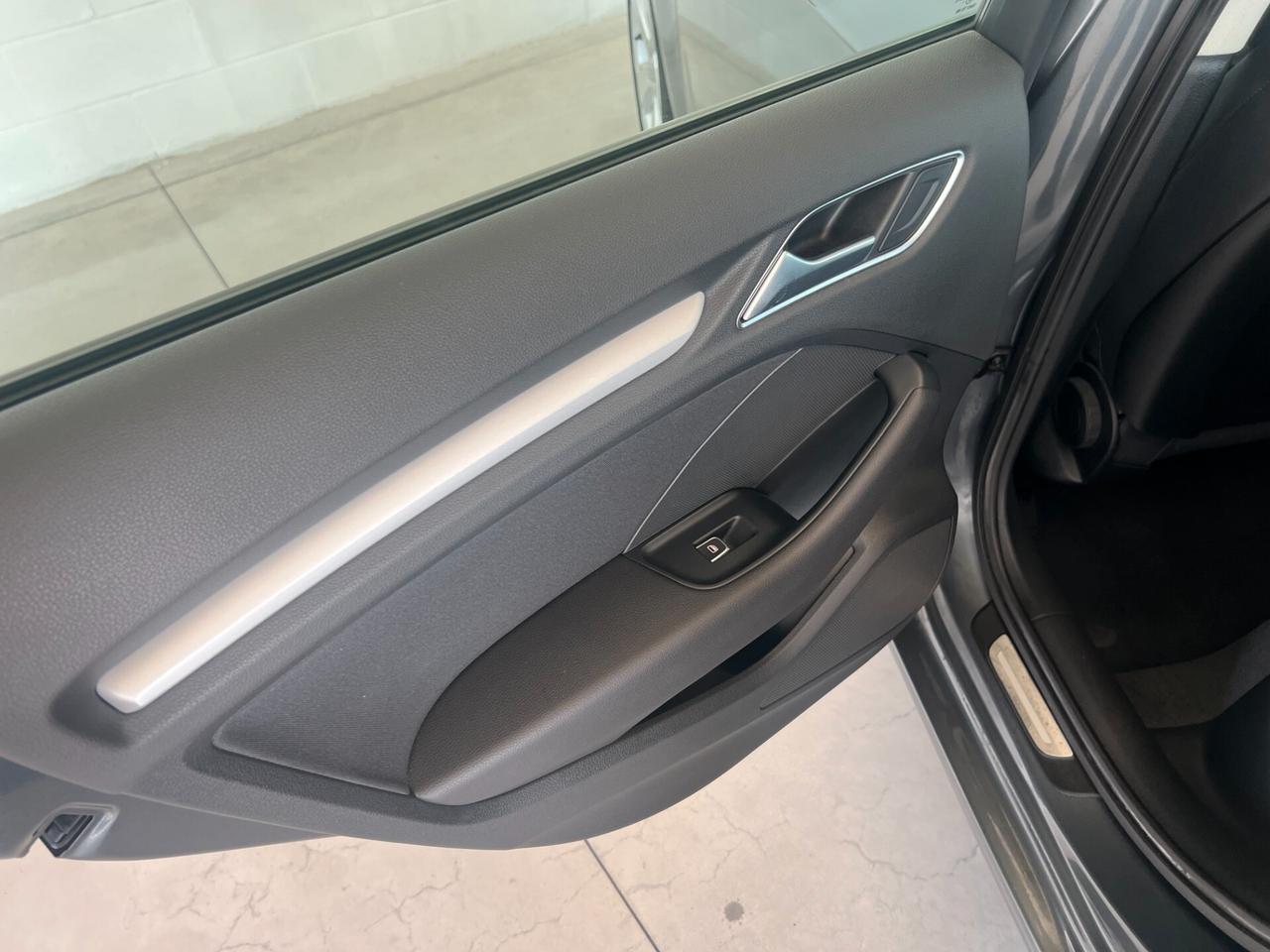 Audi A3 SPB 1.6 TDI Ambiente TUTTA TAGLIANDATA AUDI OK NEOPATENTATI