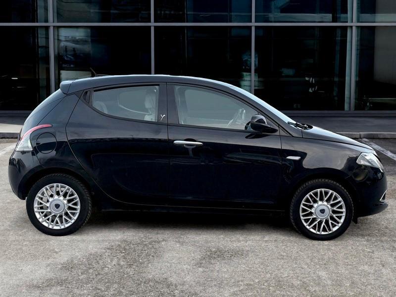 Lancia Ypsilon 5 Porte Ypsilon 1.2 8v Platinum 69cv