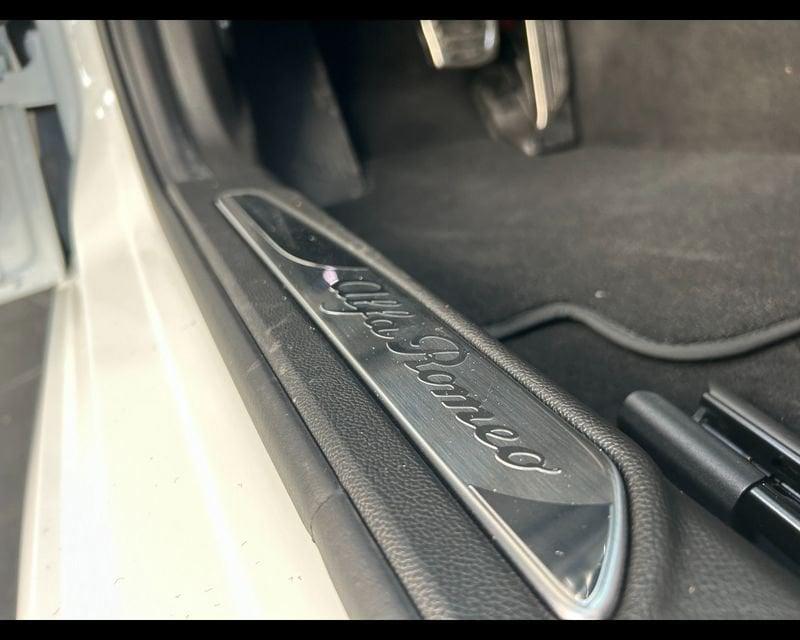 Alfa Romeo Giulia 2.2 Turbodiesel 210 CV AT8 AWD Q4 Tributo Italiano