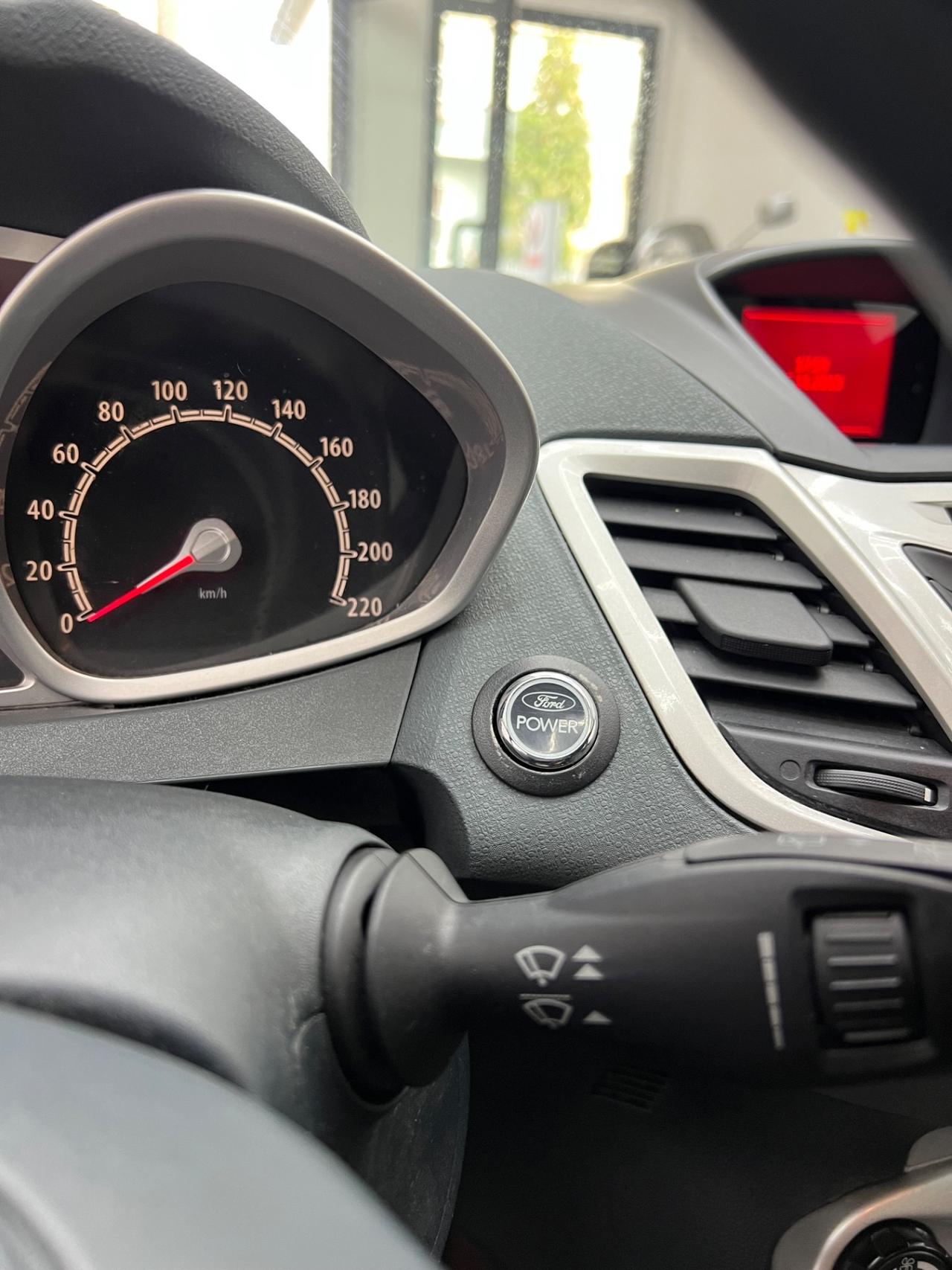 Ford Fiesta 1.4 TDCi 5p. Titanium