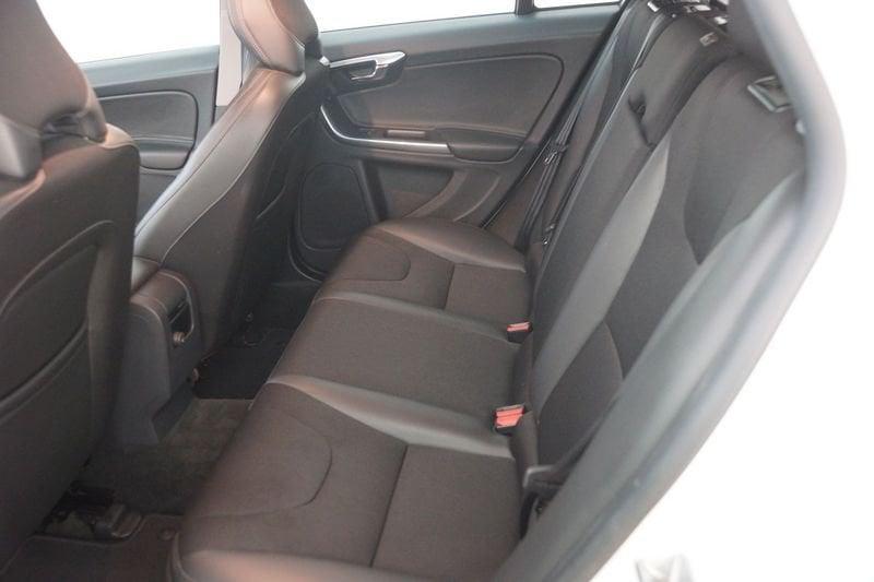 Volvo V60 Cross Country D3 Geartronic Business Plus