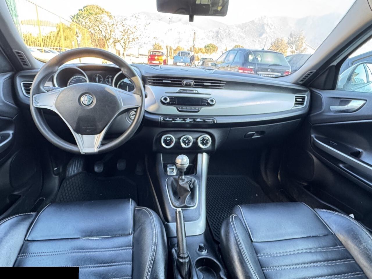 ALFA ROMEO GIULIETTA 1.6 SPORT INTERNI IN PELLE