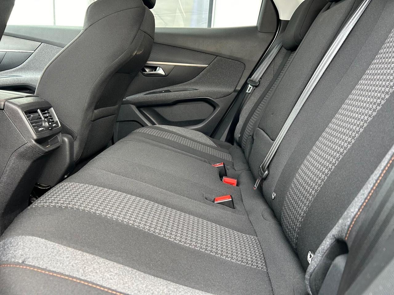 Peugeot 3008 BUSINESS BlueHDi 130 EAT8