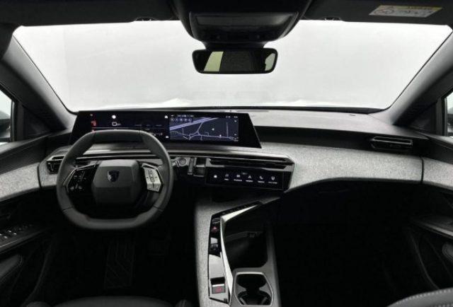 PEUGEOT 5008 Hybrid 145 e-DCS6 Allure in PROMO con Panoramic P