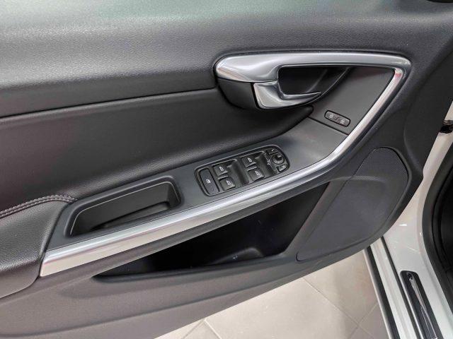 VOLVO V60 2.0 D2 MOMENTUM