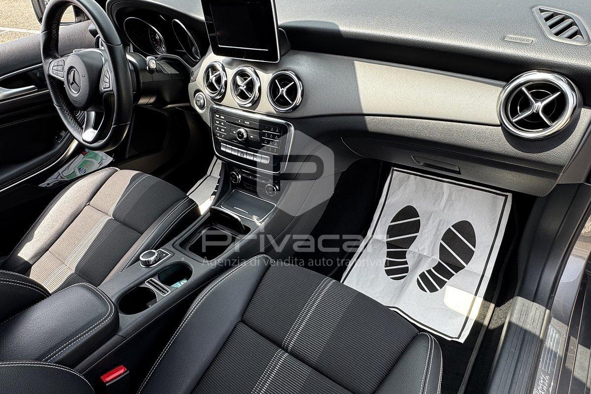 MERCEDES GLA 180 d Automatic Sport