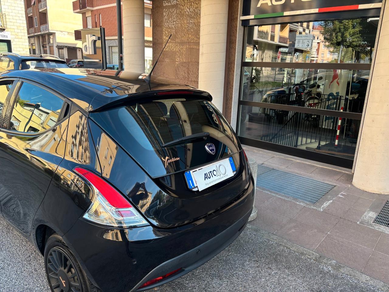 Lancia Ypsilon 1.2 69 CV 5 porte GPL Ecochic Elefantino Blu