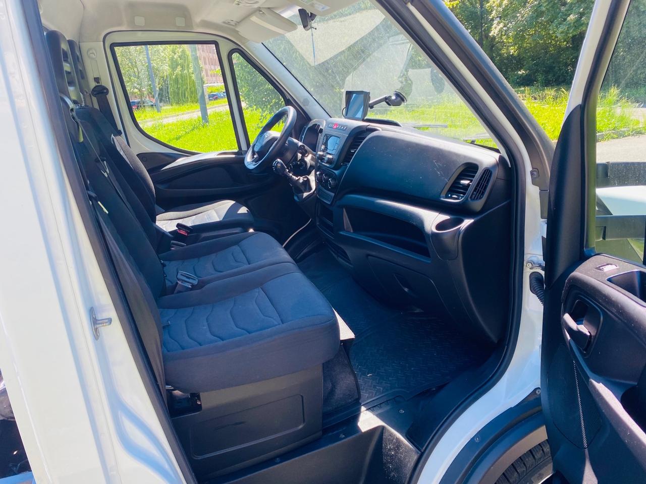 Iveco Daily 3.0diesel carroattrezzi 2021
