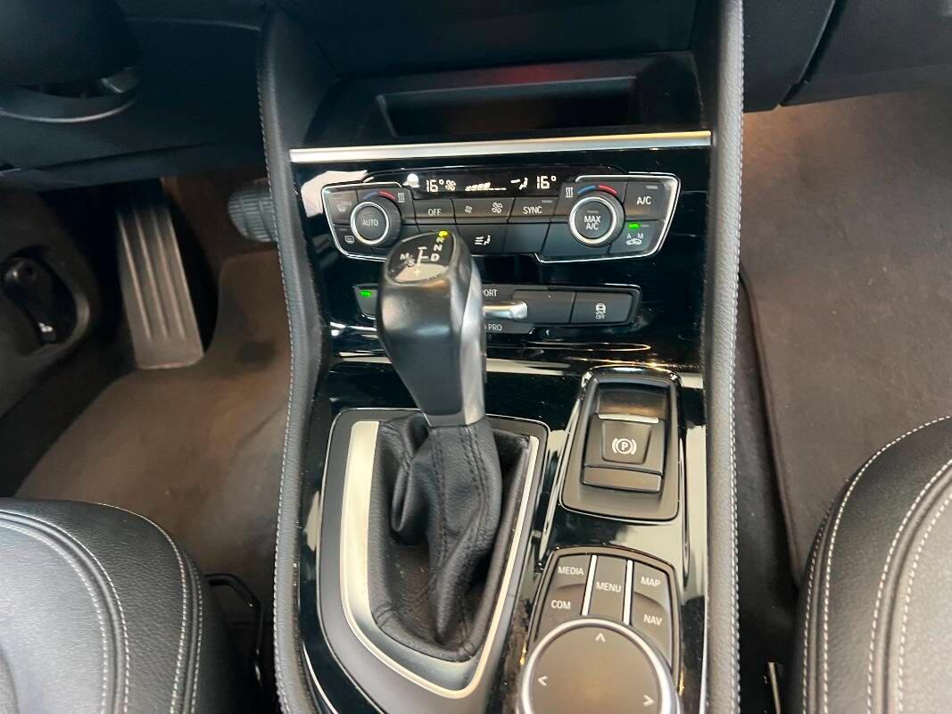 BMW Serie 2 218d Luxury auto my17