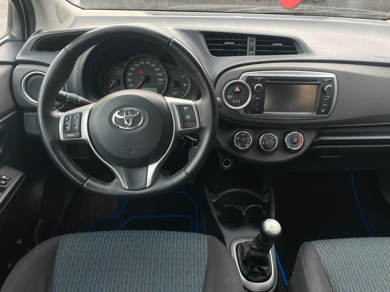 Toyota Yaris 1.0 5 porte Active neopatentati