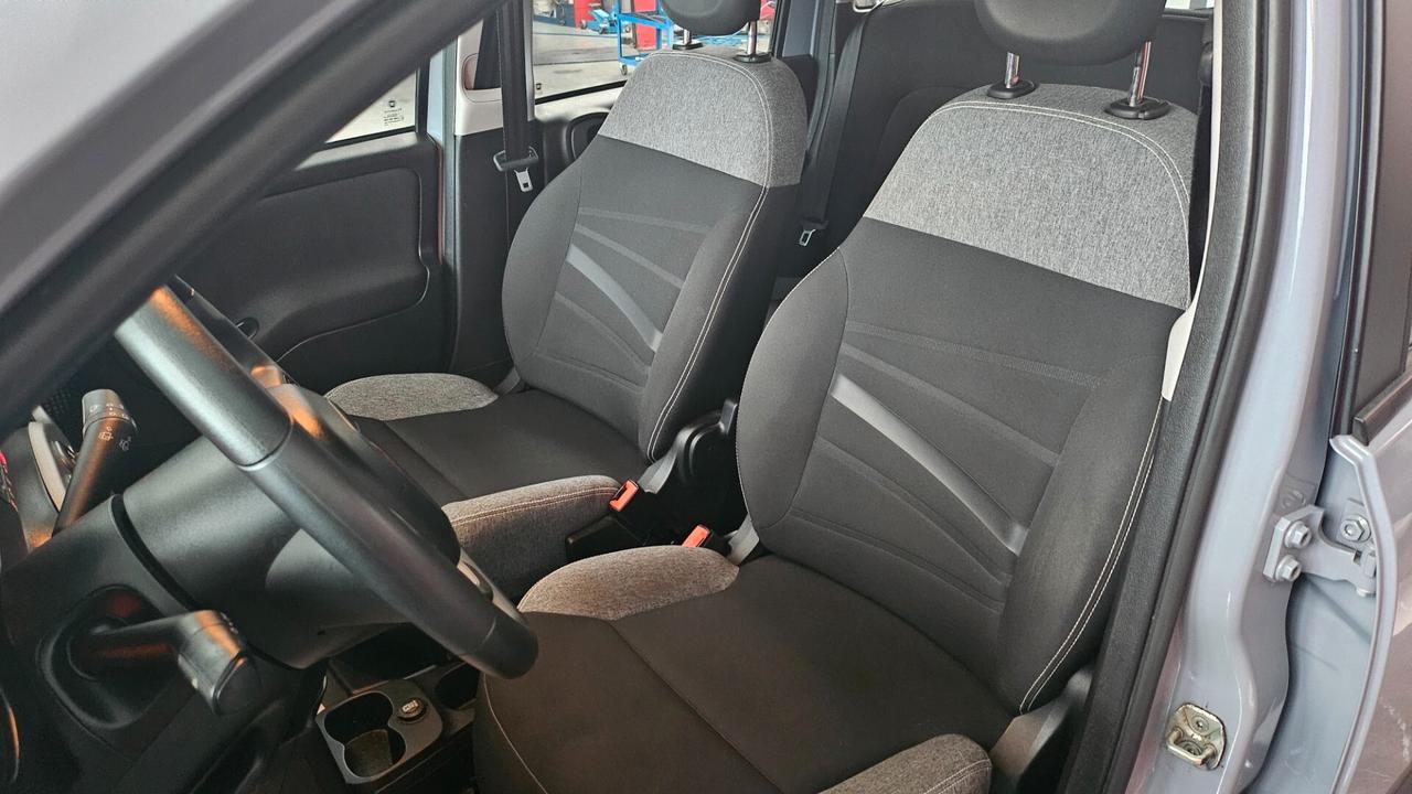 Fiat Panda 1.0 IBRIDA city life