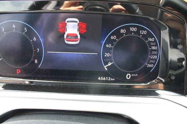 VOLKSWAGEN Golf 1.0 eTSI EVO DSG Life
