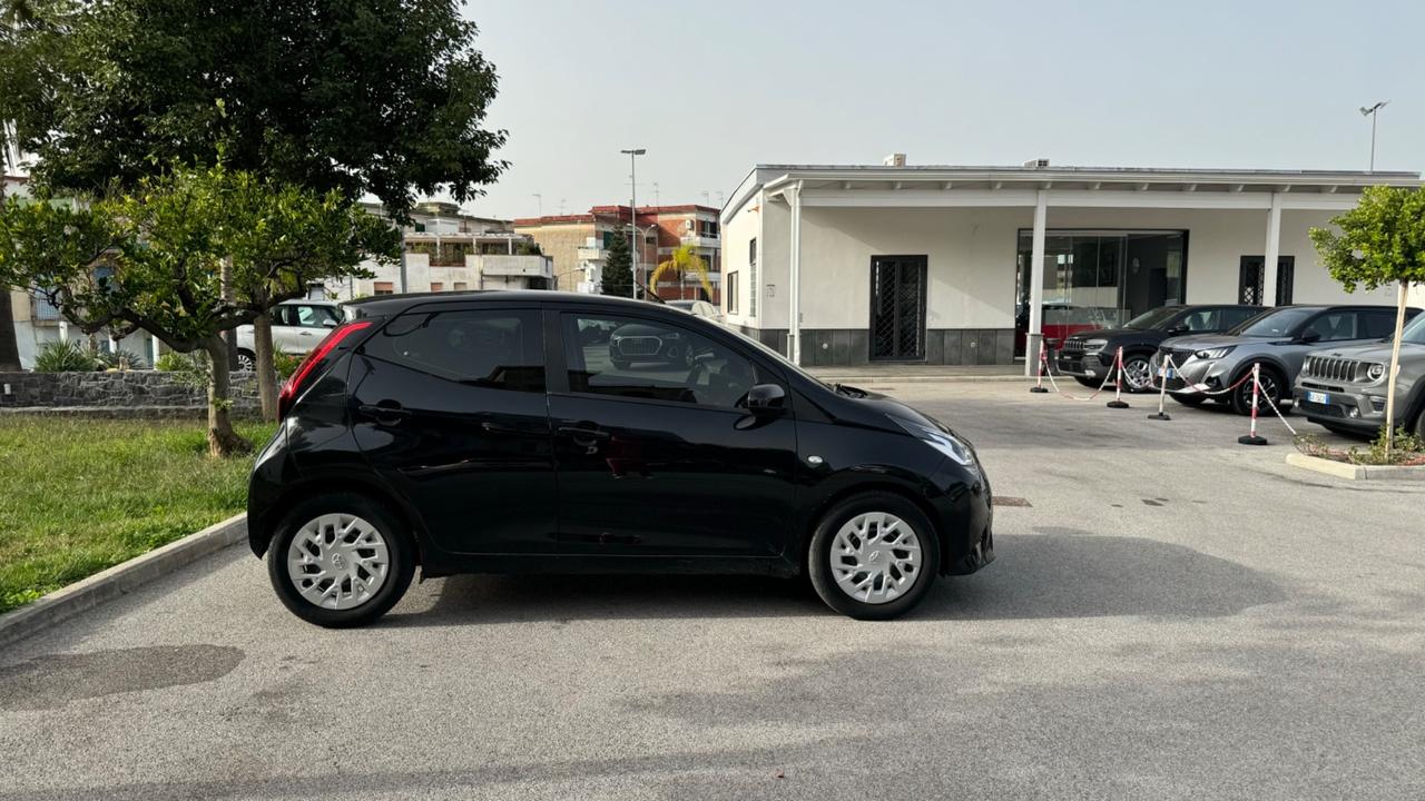 Toyota Aygo Connect 1.0 VVT-i 72 CV 5 porte x-cool MMT