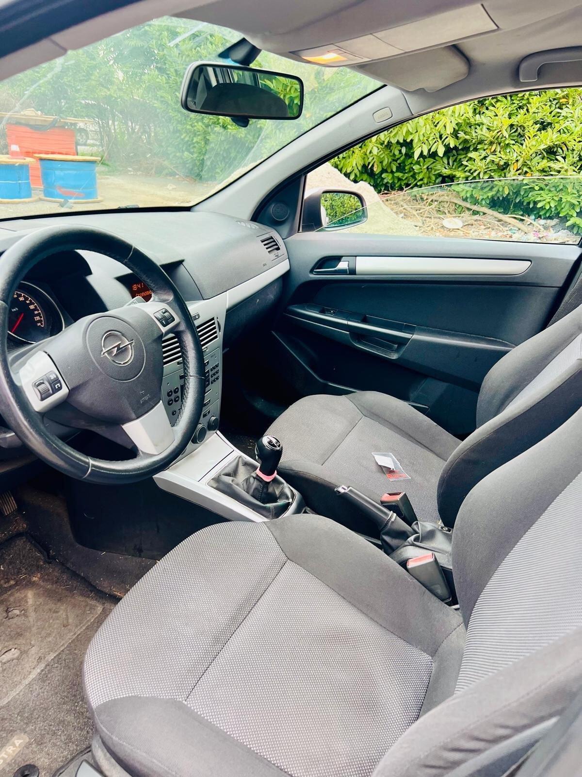 Opel Astra 1.7 CDTI 110CV 5 porte Enjoy