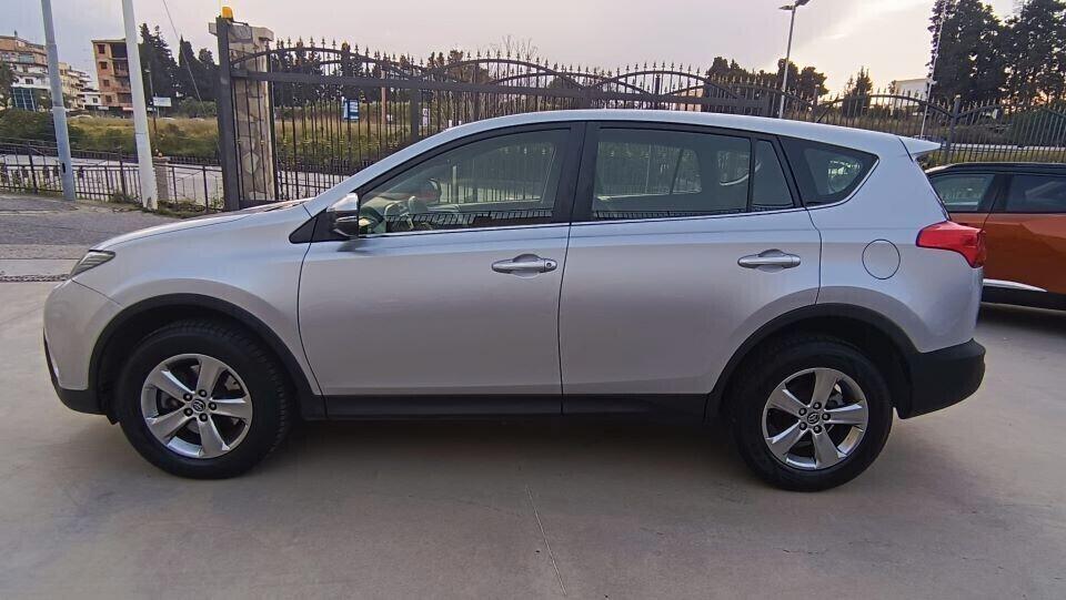 Toyota RAV 4 RAV4 2.0 D-4D 2WD Active