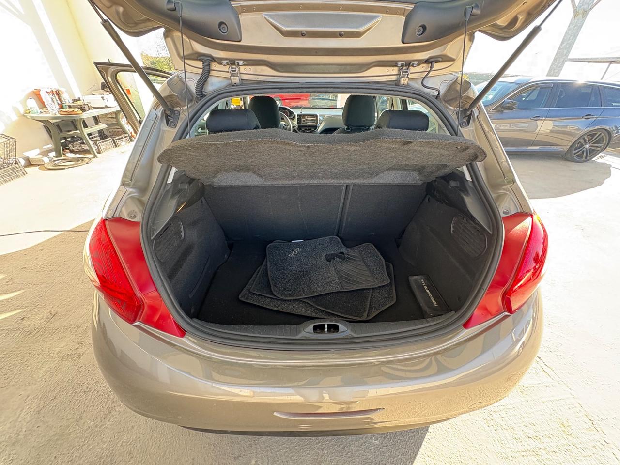 Peugeot 208 1.4 HDi 68 CV 5 porte Active