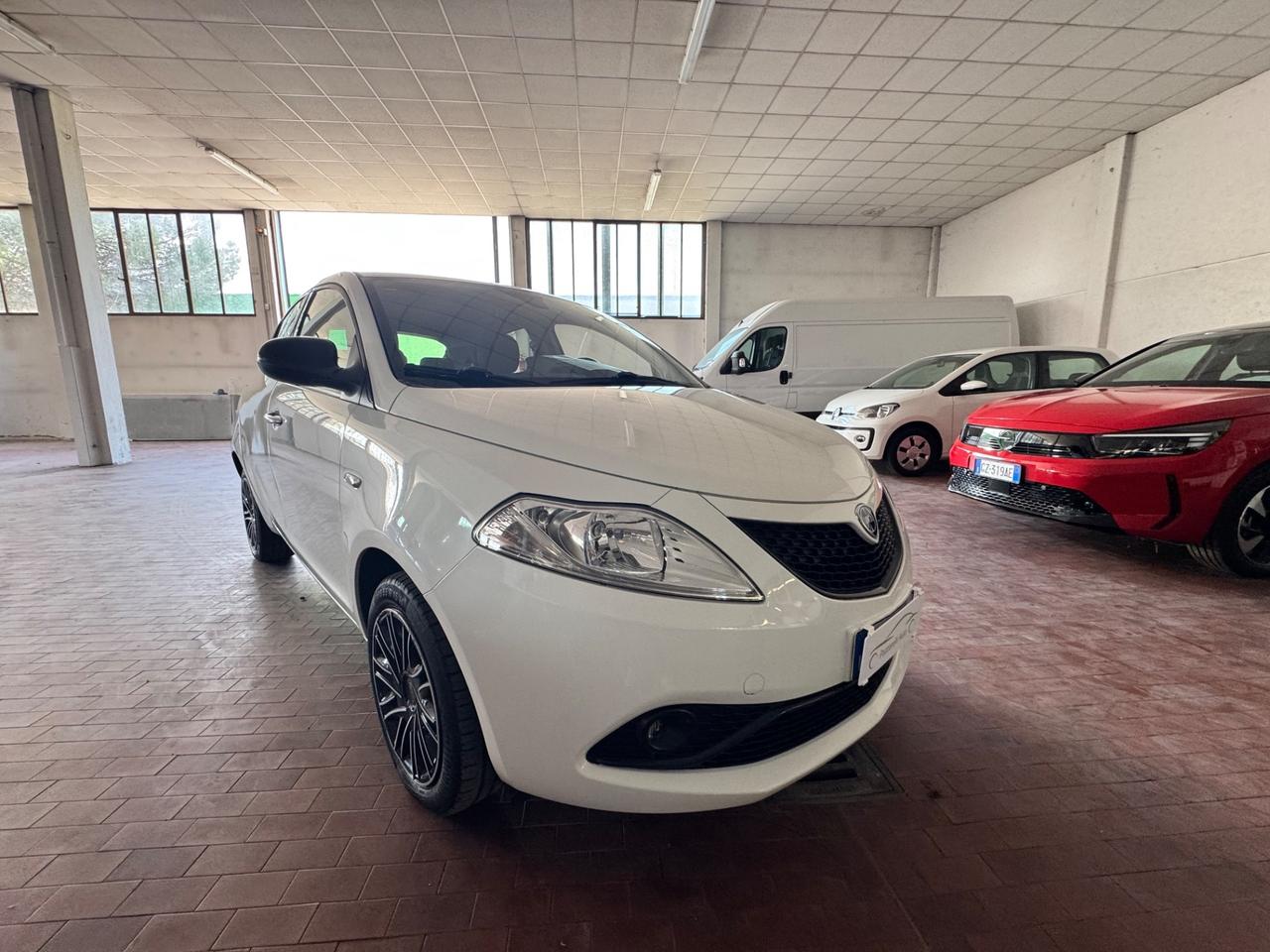 Lancia Ypsilon 1.0 FireFly 5 porte S&S Hybrid Ecochic Gold