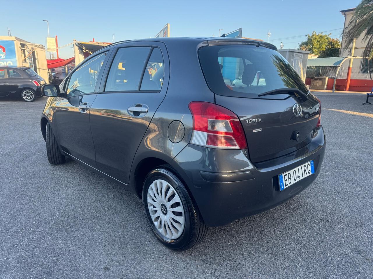 Toyota Yaris 1.0 5 porte Sol