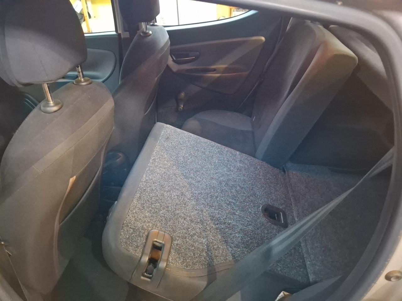 Lancia Ypsilon 0.9 TwinAir 85 CV 5 porte Metano Ecochic Gold