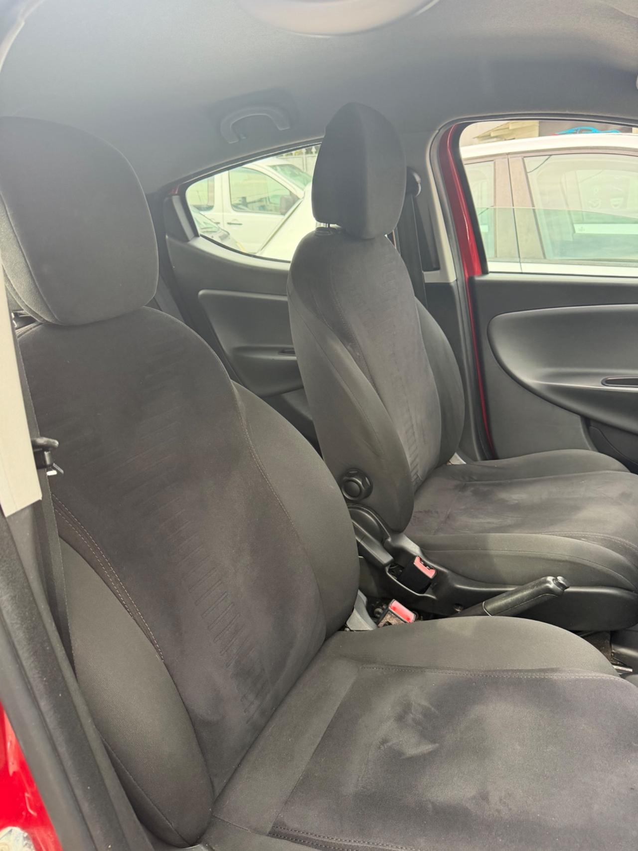 Lancia Ypsilon Ecochic Gold