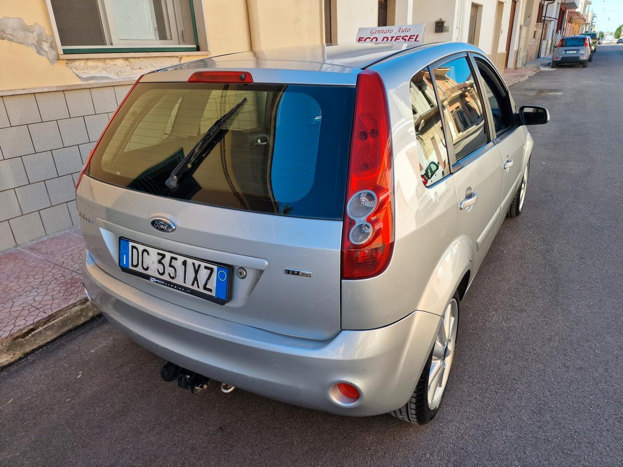 Ford Fiesta 1.4 GASOLIO (GANCIO TRAINO)