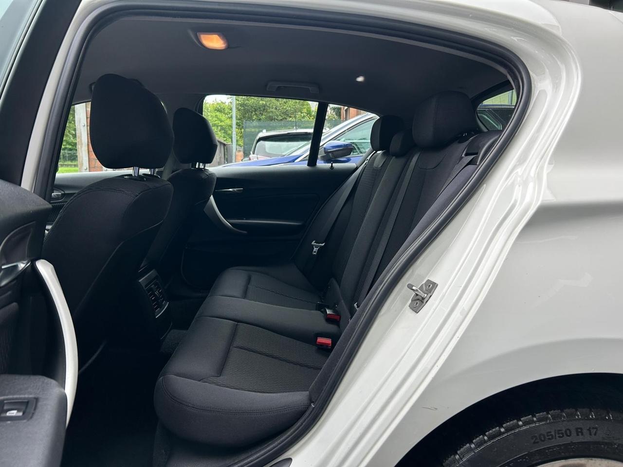 Bmw 120 120d 5p. Unique