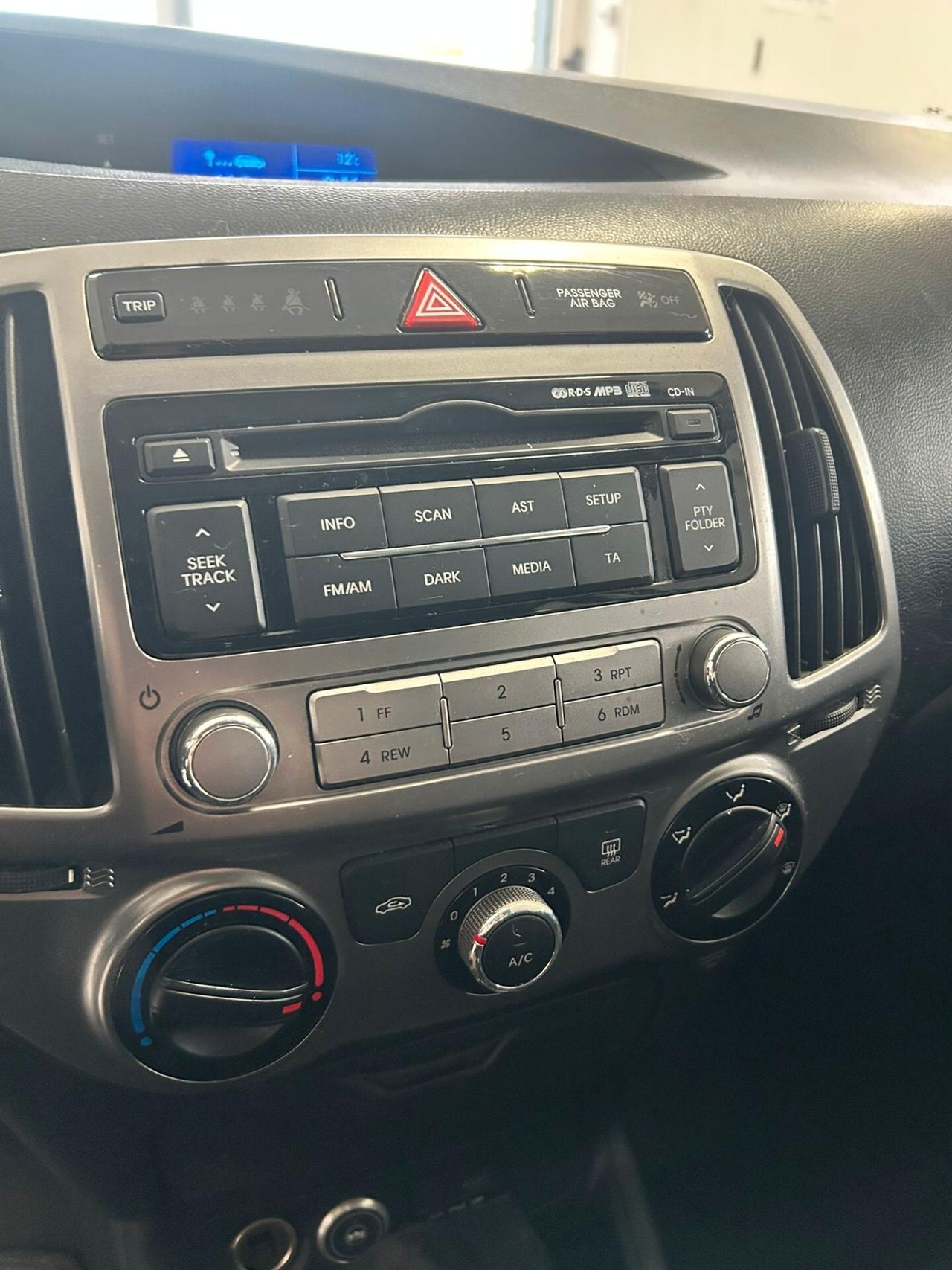 Hyundai i20 1.2 gpl X neopatentati 2014