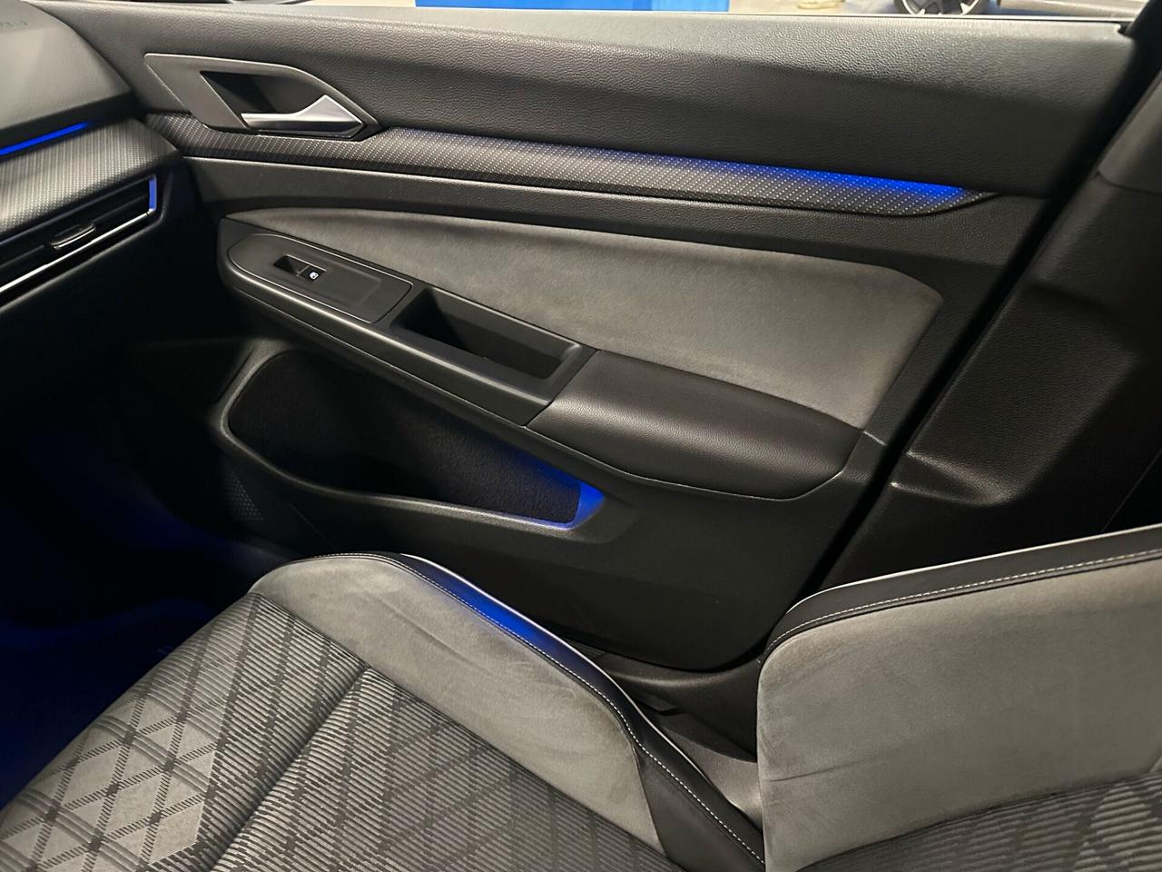 Volkswagen Golf 2.0 TDI 150 CV DSG SCR R-Line