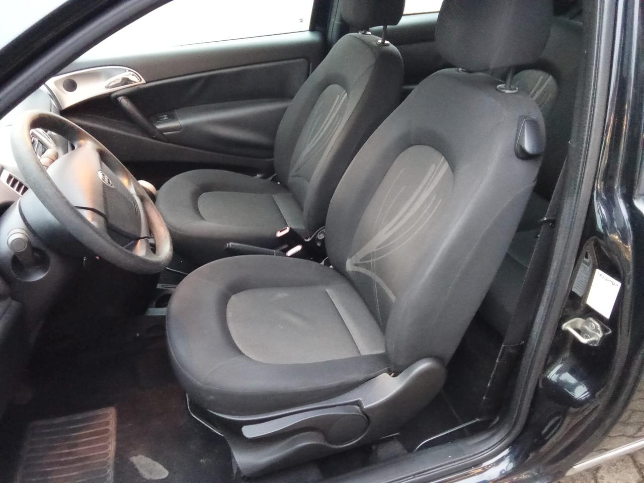 Lancia Ypsilon 1.2 69 CV Unyca