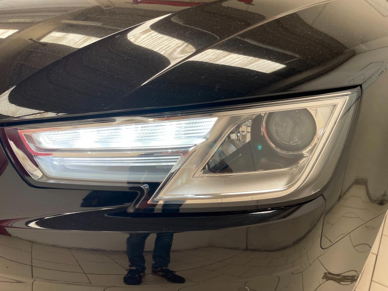 Audi A4 Avant Sport 35 2.0 TDI 150cv s-tronic-LEGGI SOTTO
