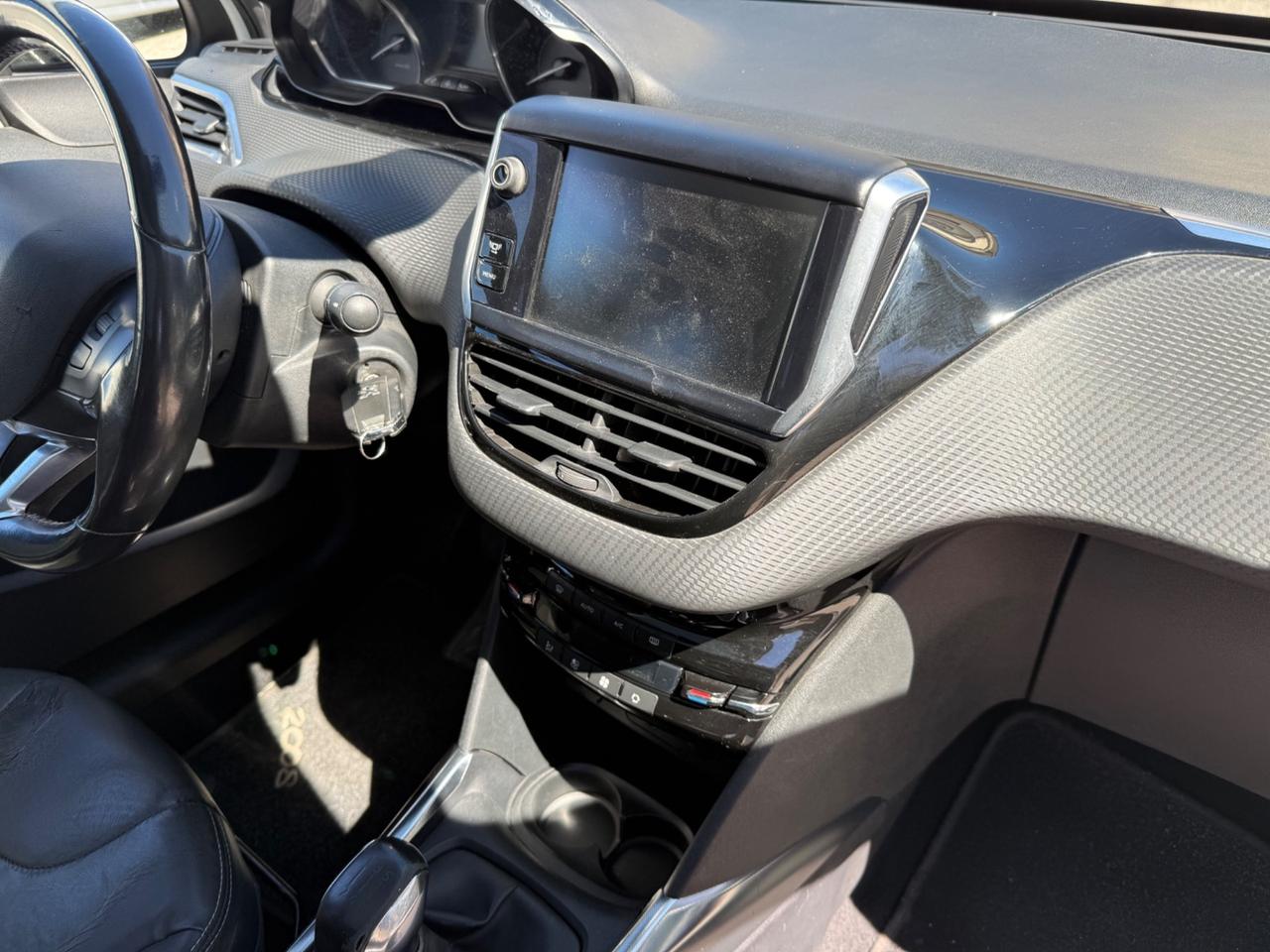 Peugeot 2008 1.2 VTi 82CV Allure