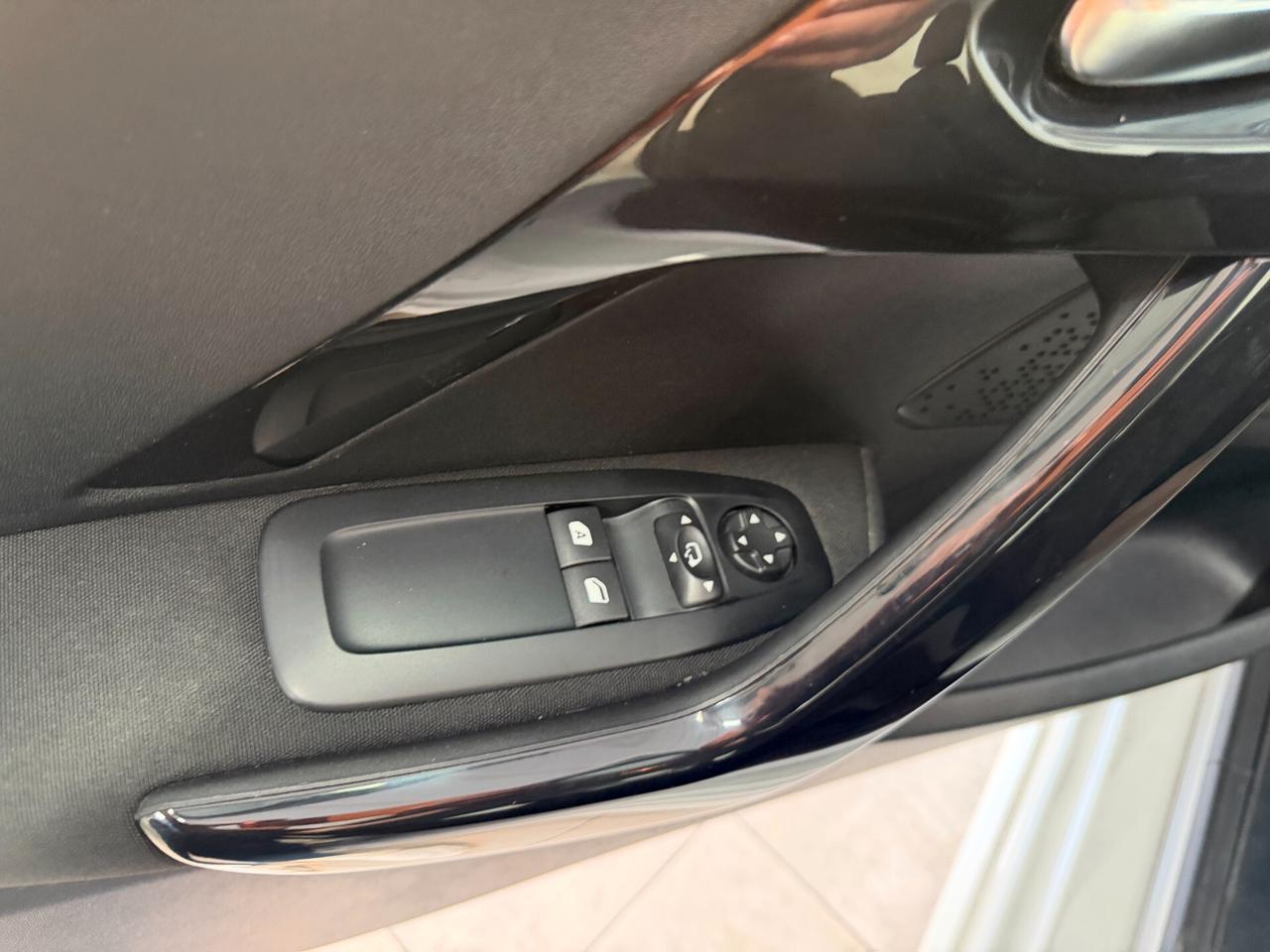 Peugeot 208 2017 PureTech 82 5 porte Allure
