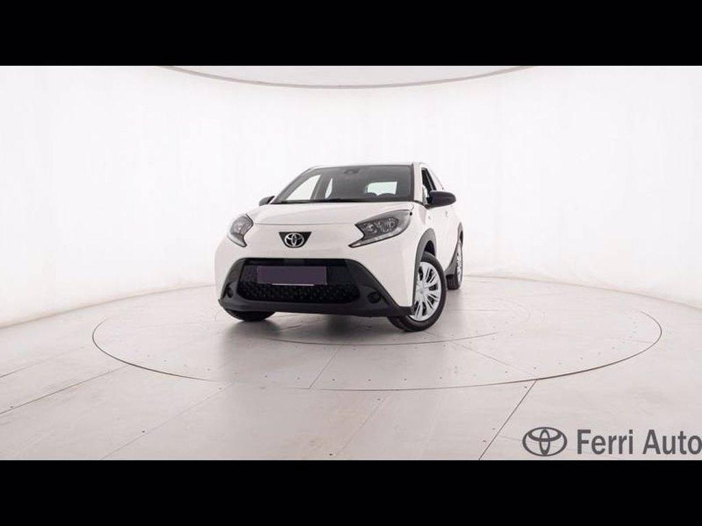 TOYOTA Aygo x 1.0 active 72cv del 2024