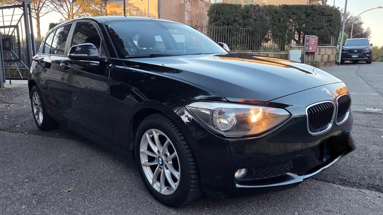 Bmw 118d 5p. Business AUTOMATICA NAVI GARANZIA