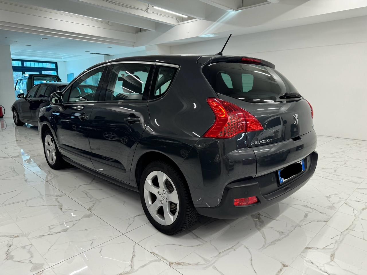 Peugeot 3008 1.6 HDi 112CV cambio robotizzato Business