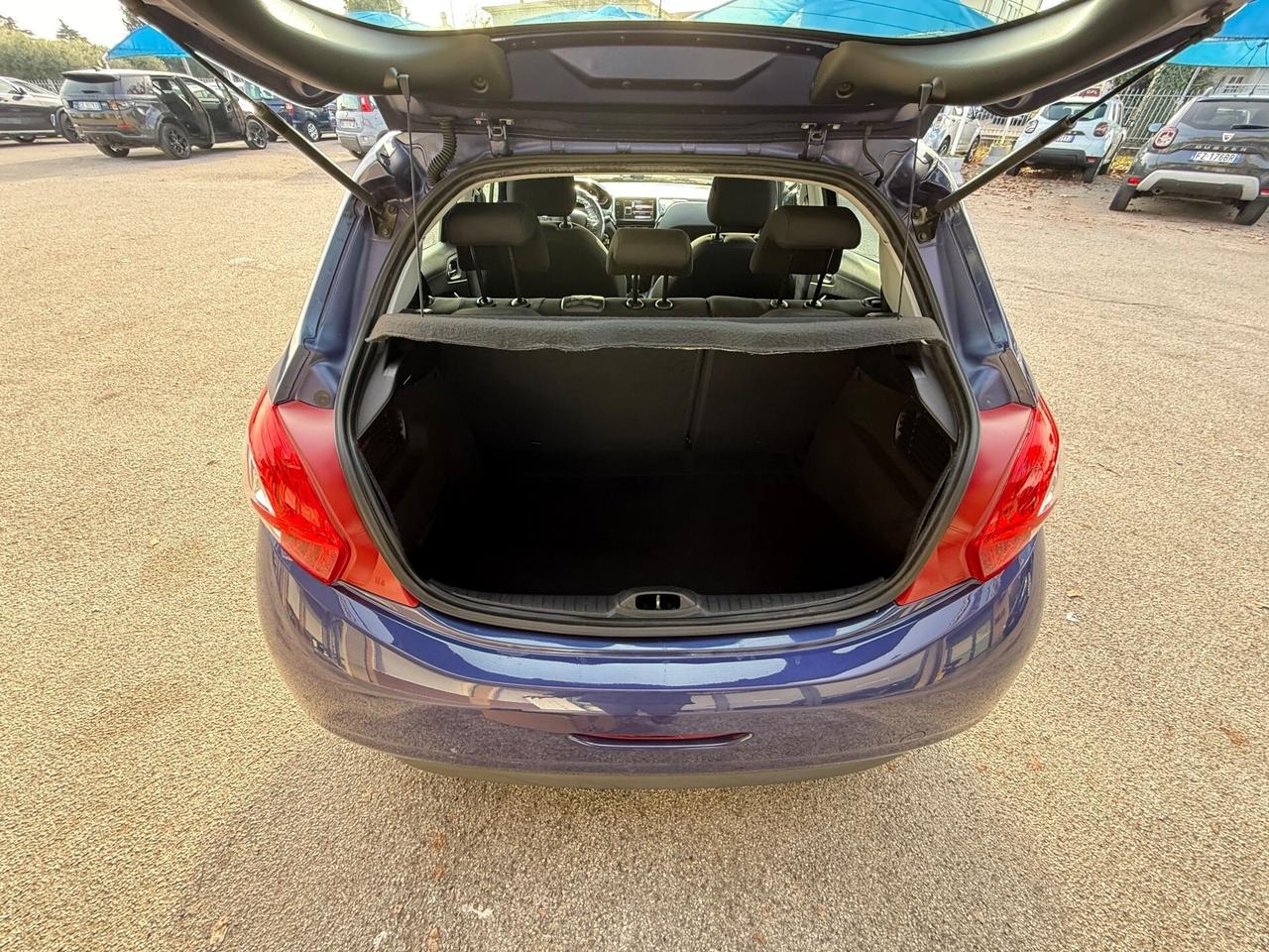 Peugeot 208 1.4 VTi 95 CV 5p - Neopatentati