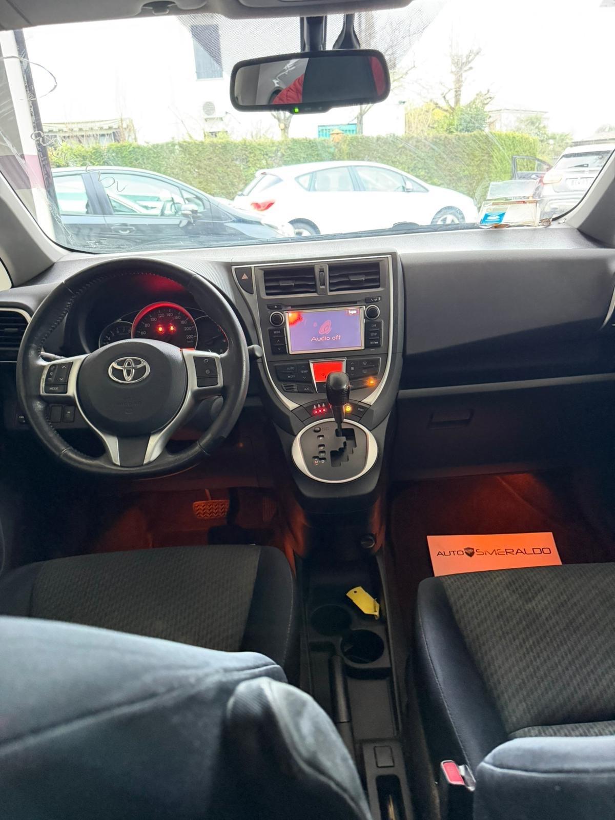 Toyota Verso-S 1.3 MT