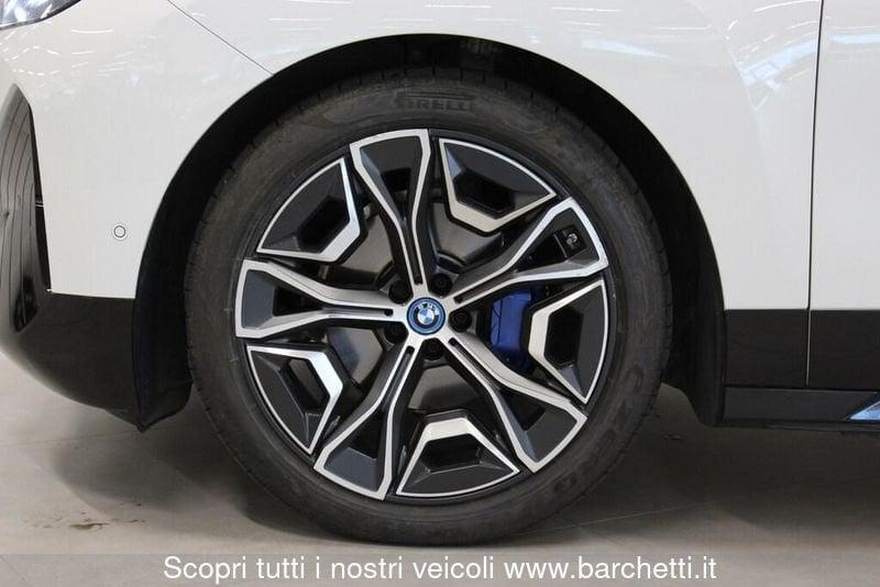 BMW iX xdrive50 pacchetto sportivo