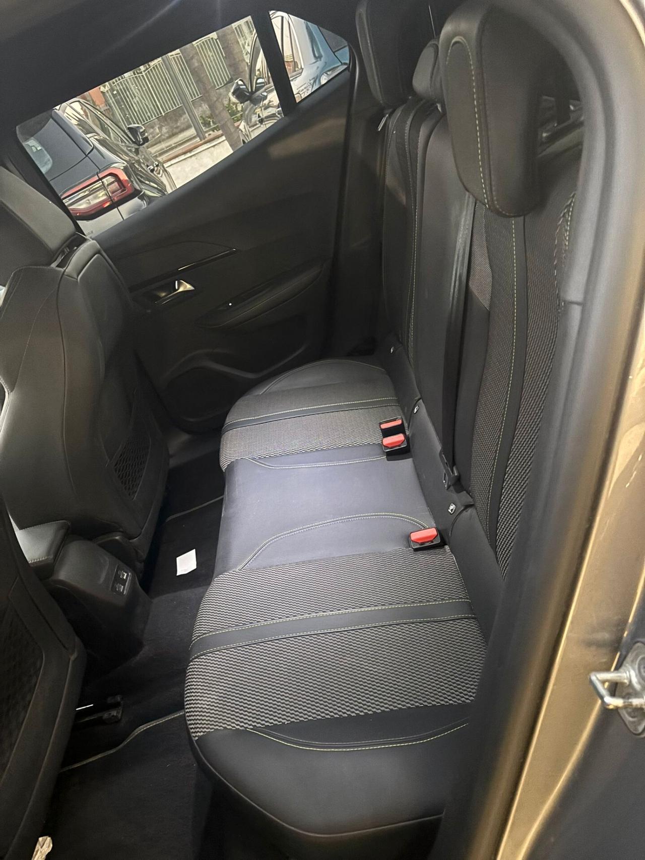 Peugeot 2008 BlueHDi 130 S&S EAT8 GT