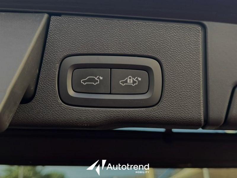 Volvo XC60 B4 197+14 CV AWD Automatico Mild Hybrid Diesel R-Design