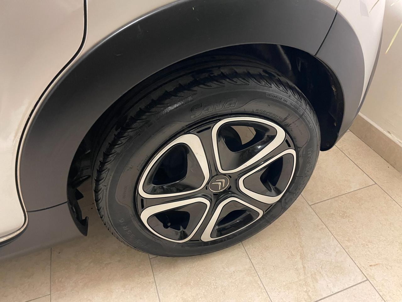 Citroen C31.2 82 CV PureTech Shine Full Cinghia+tagliando Neopatentati