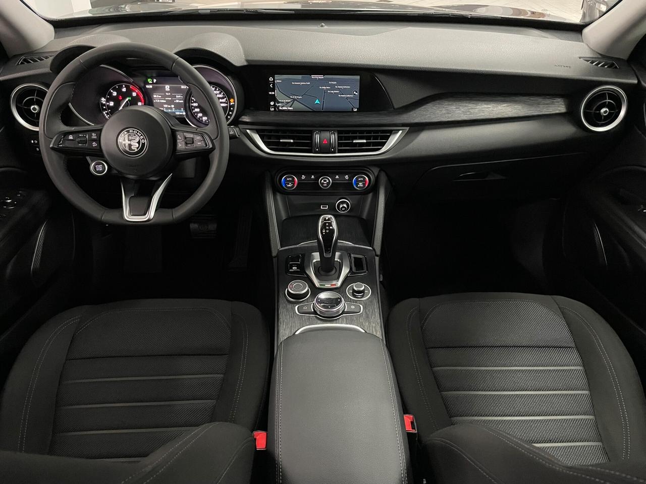 Alfa Romeo Stelvio 2.2 TD 160 CV BUSINESS AT8 NAVI 18" VETRI SCURI RETROCAMERA