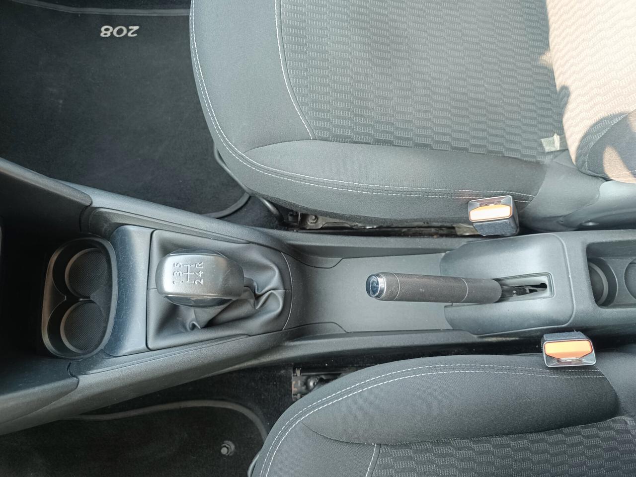 Peugeot 208 1.2 5 porte del 2018 SOLO 102.000 KM