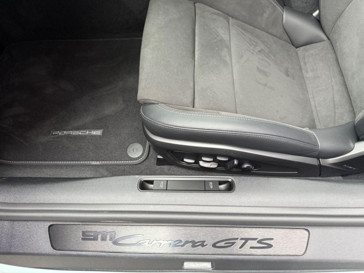 PORSCHE 911 Carrera 4 GTS Cabriolet 2.0*Bose-Matrix-Alcantara*