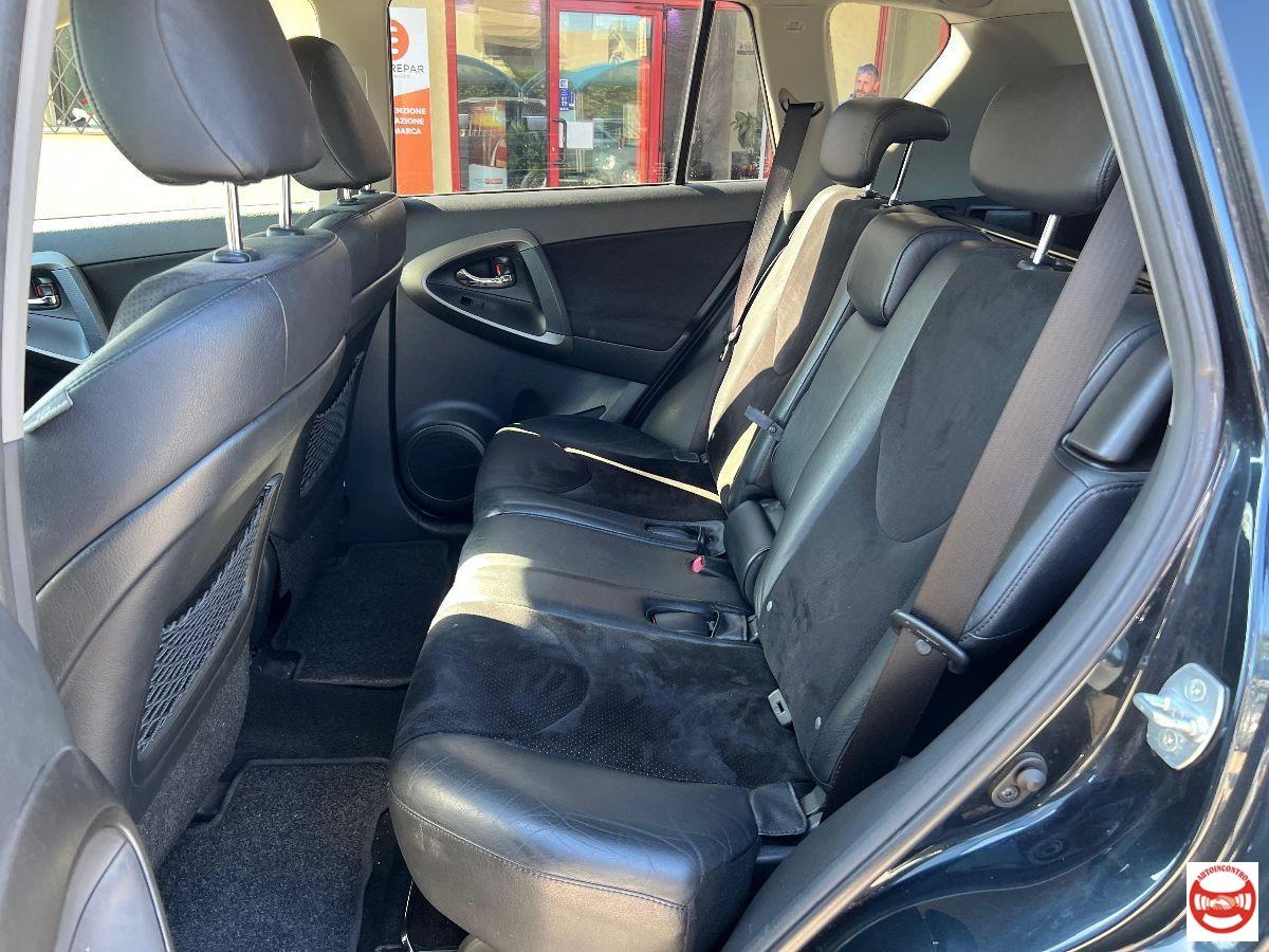 TOYOTA - RAV4 2.2 d-4d Lounge 150cv mt