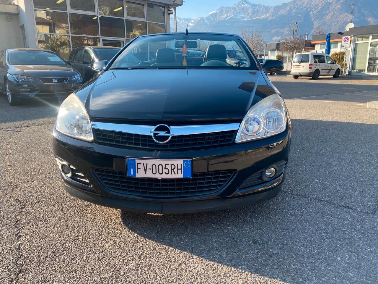 Opel Astra TwinTop 1.6 16V VVT Enjoy